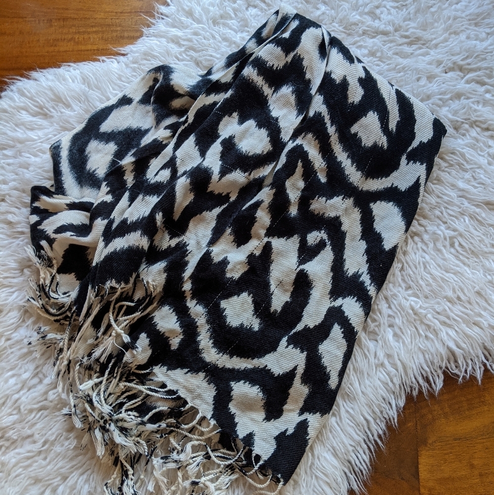 Ikat abstract lightweight scarf